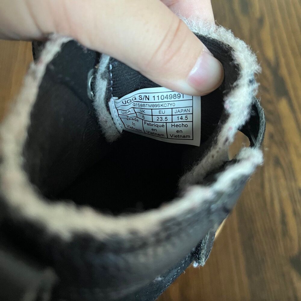 UGG Toddler Rennon Boots (US 7) - Picture 7 of 7